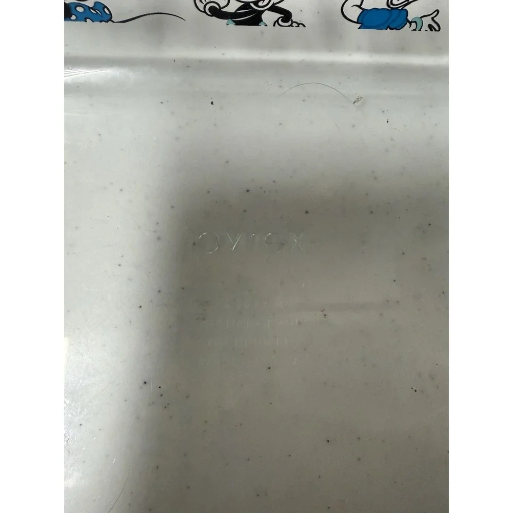 Vintage Disney Pyrex rectangular glass baking dish 7